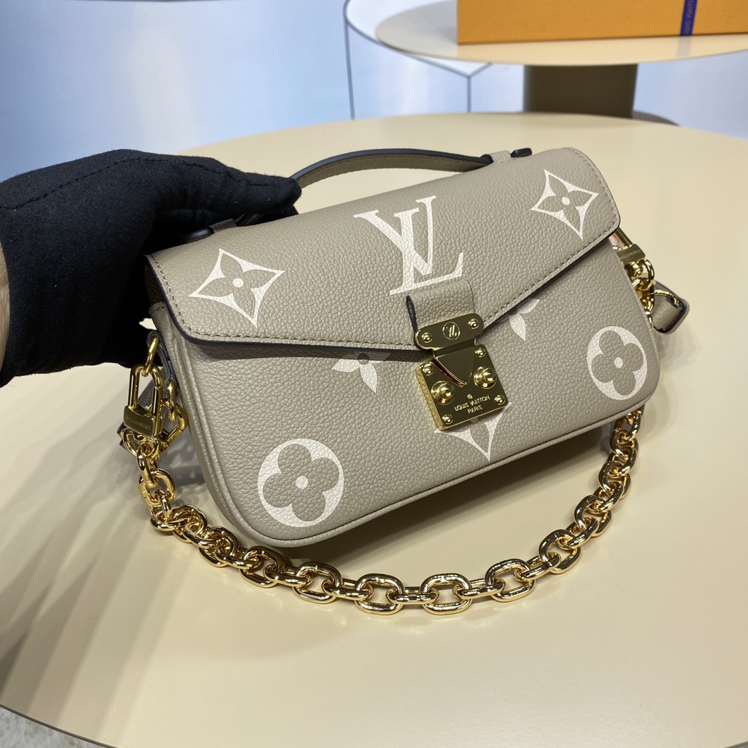 Louis Vuitton M23081 Pochette Métis East West