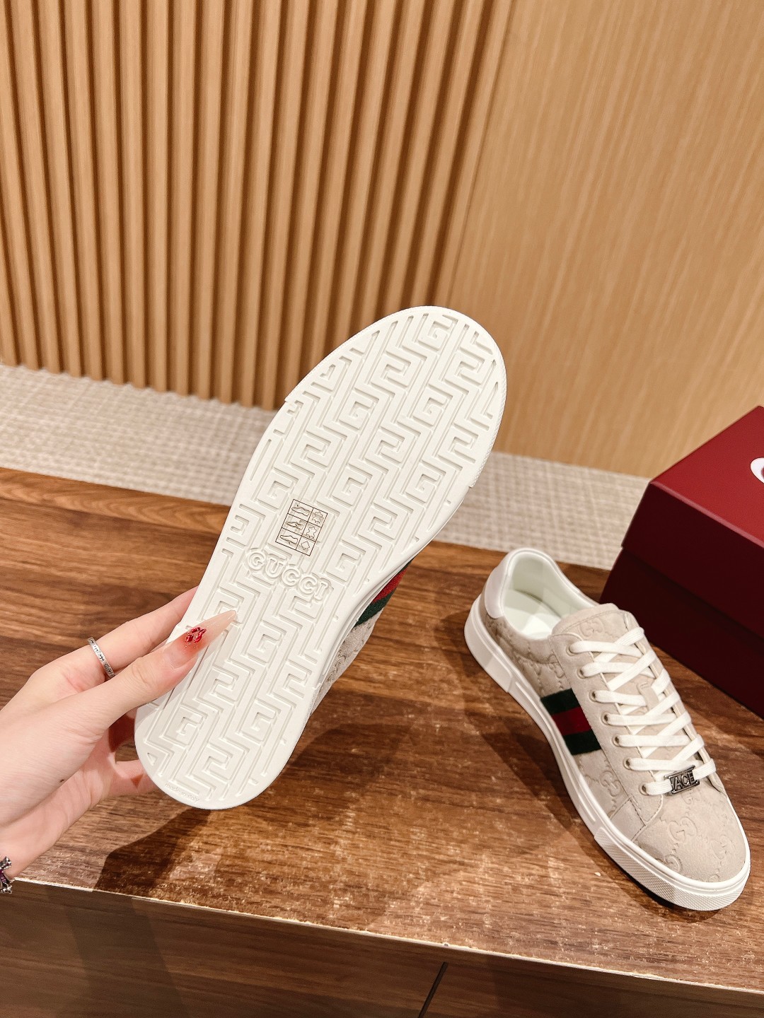 𝙂𝙪𝙘𝙘𝙞 𝘼𝙘𝙚#