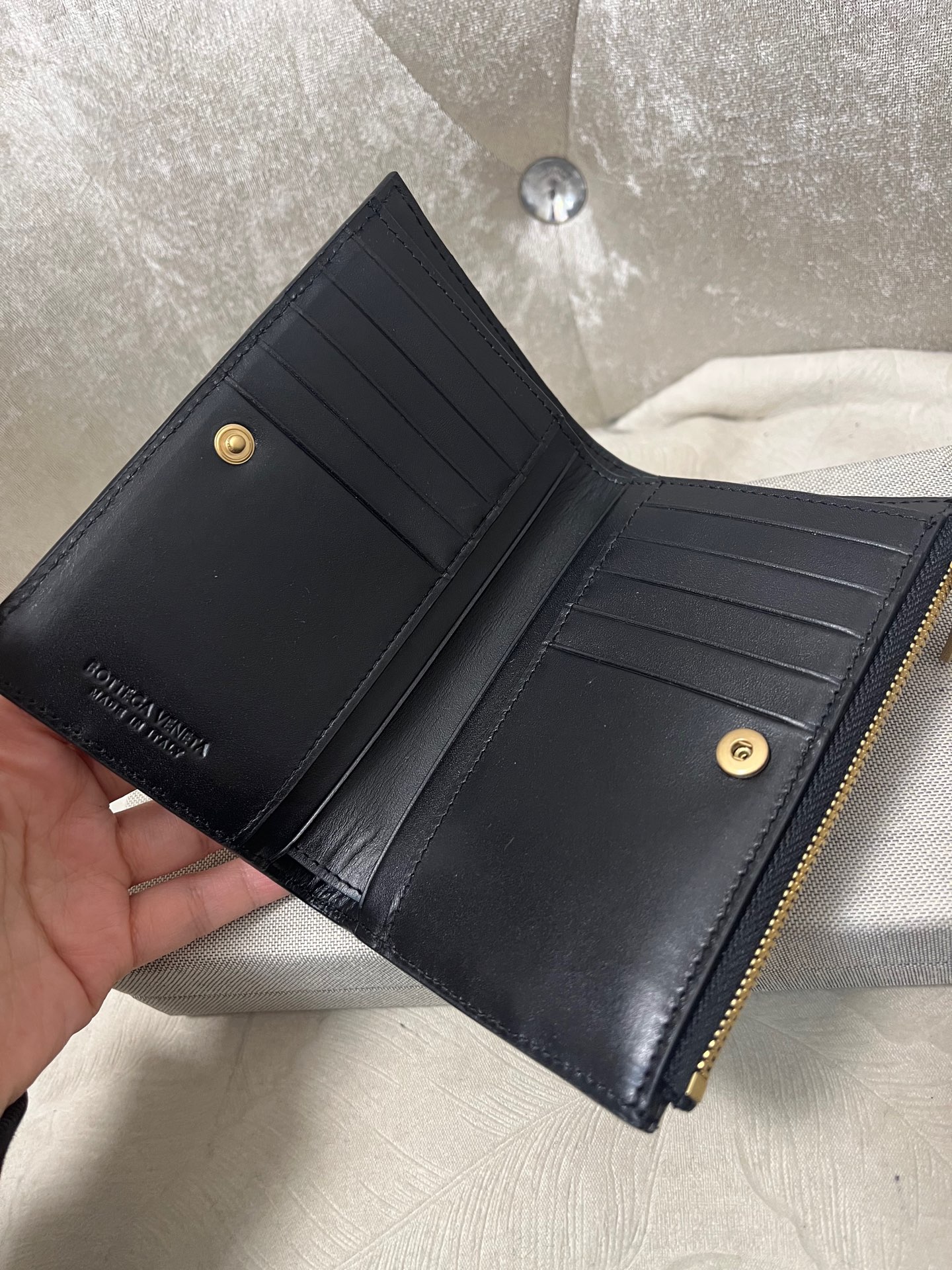 BV-Medium Intrecciato Bi-Fold Zip Wallet