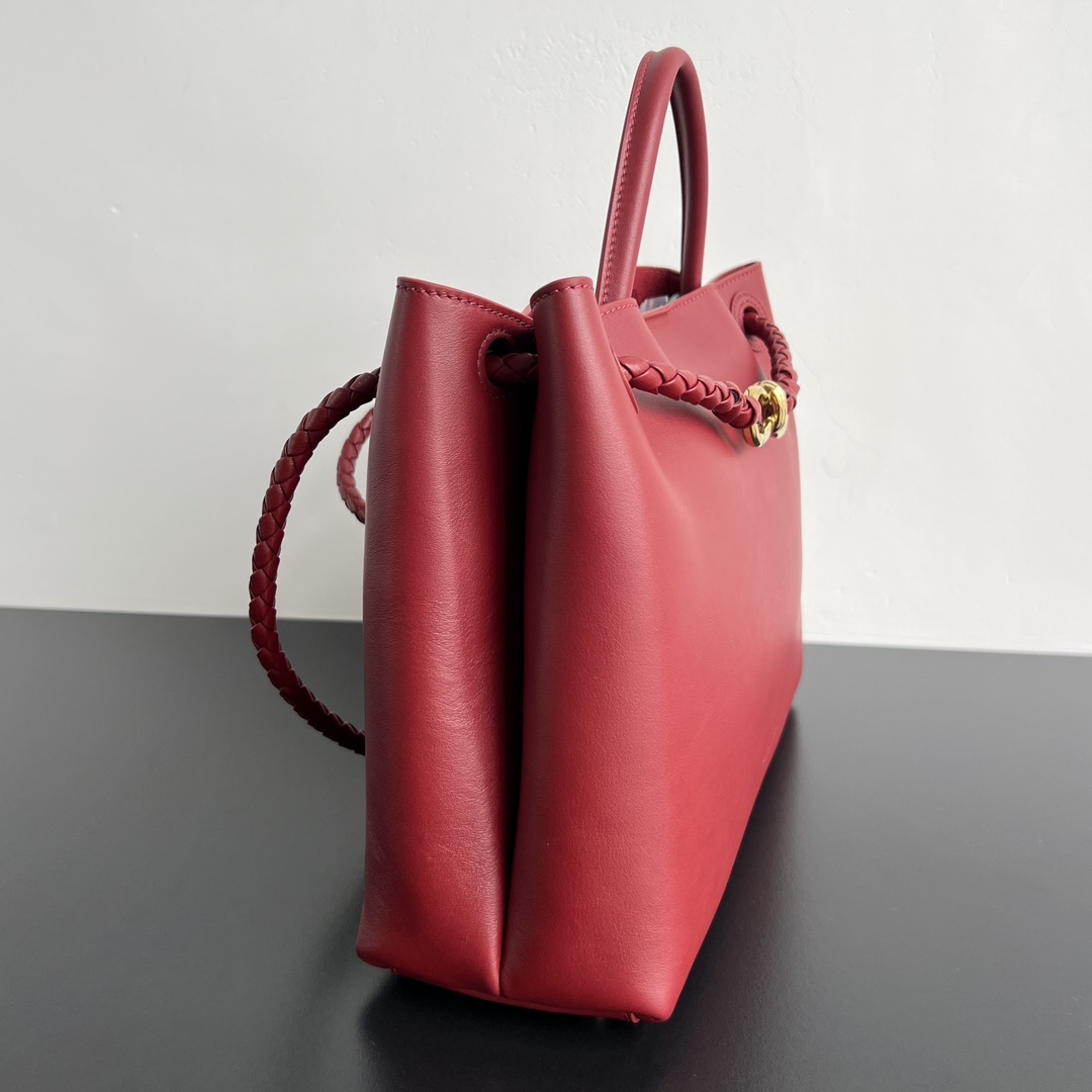 Andiamo-Top handle bag in silky calf leathe