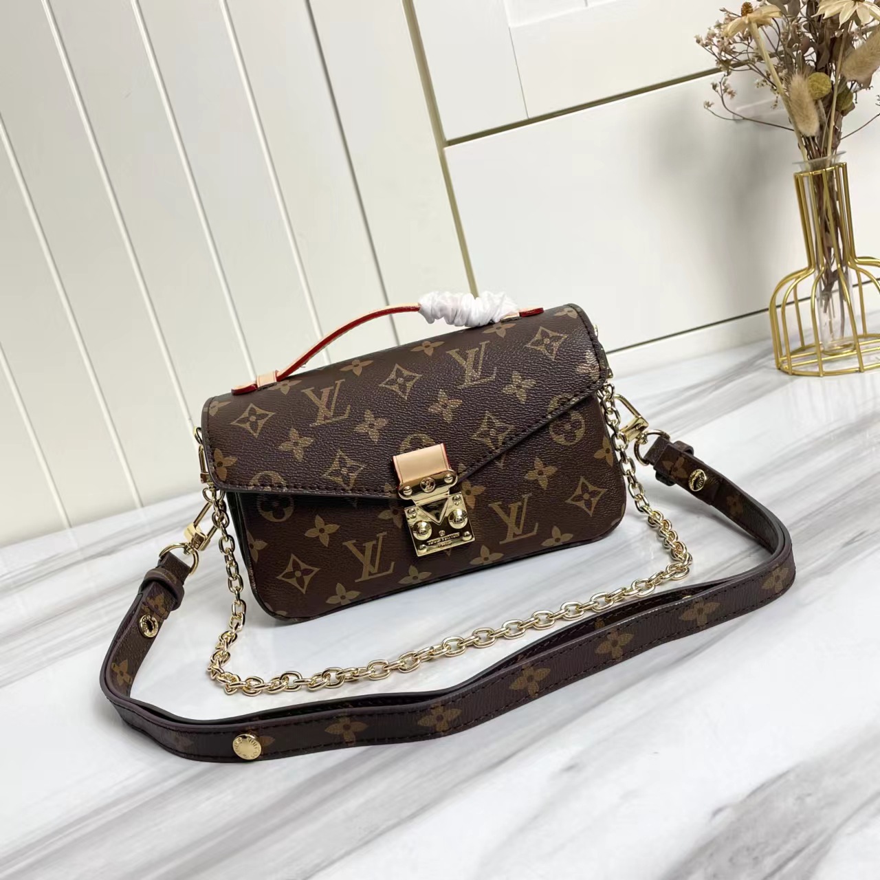 Louis Vuitton M46279 Pochette Métis East West