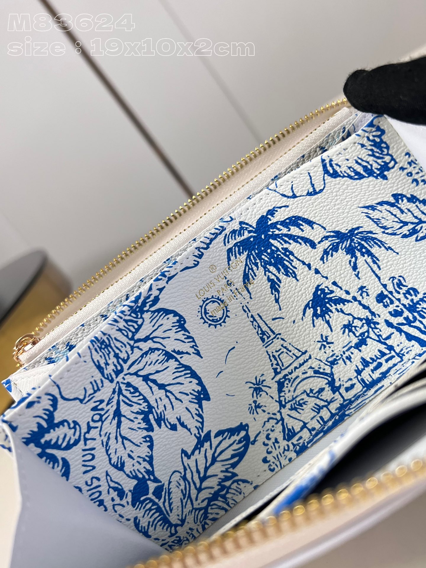 LOUIS VUITTON By The Pool Zippy Wallet M83624