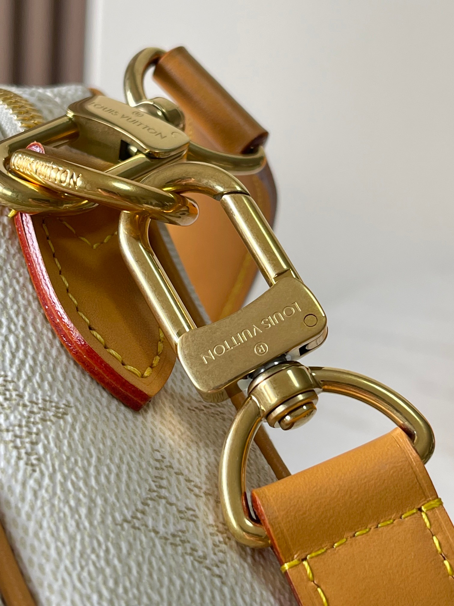 Louis Vuitton M14682 Nil