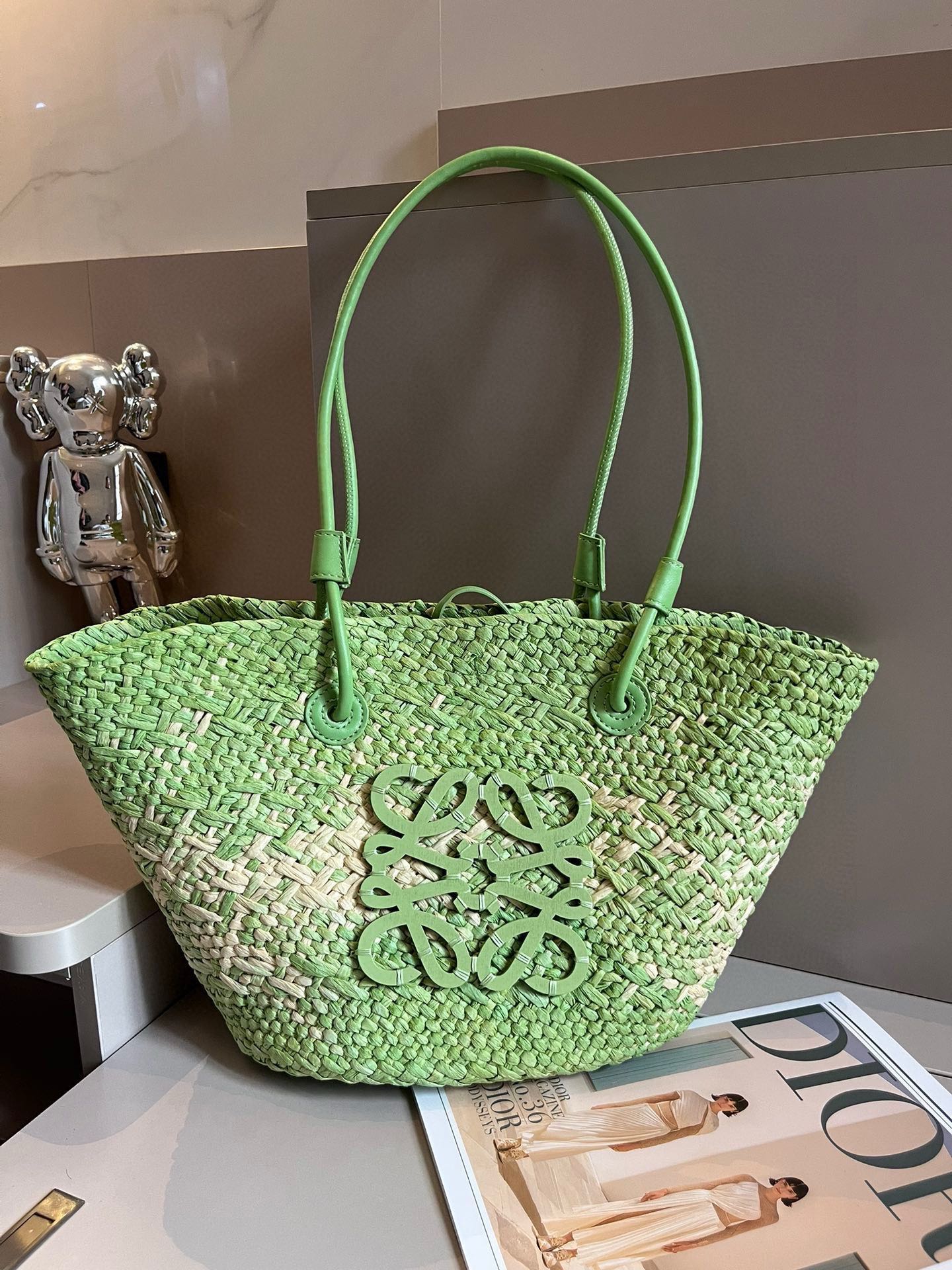 LOEWE-straw woven raffia hand-woven bag