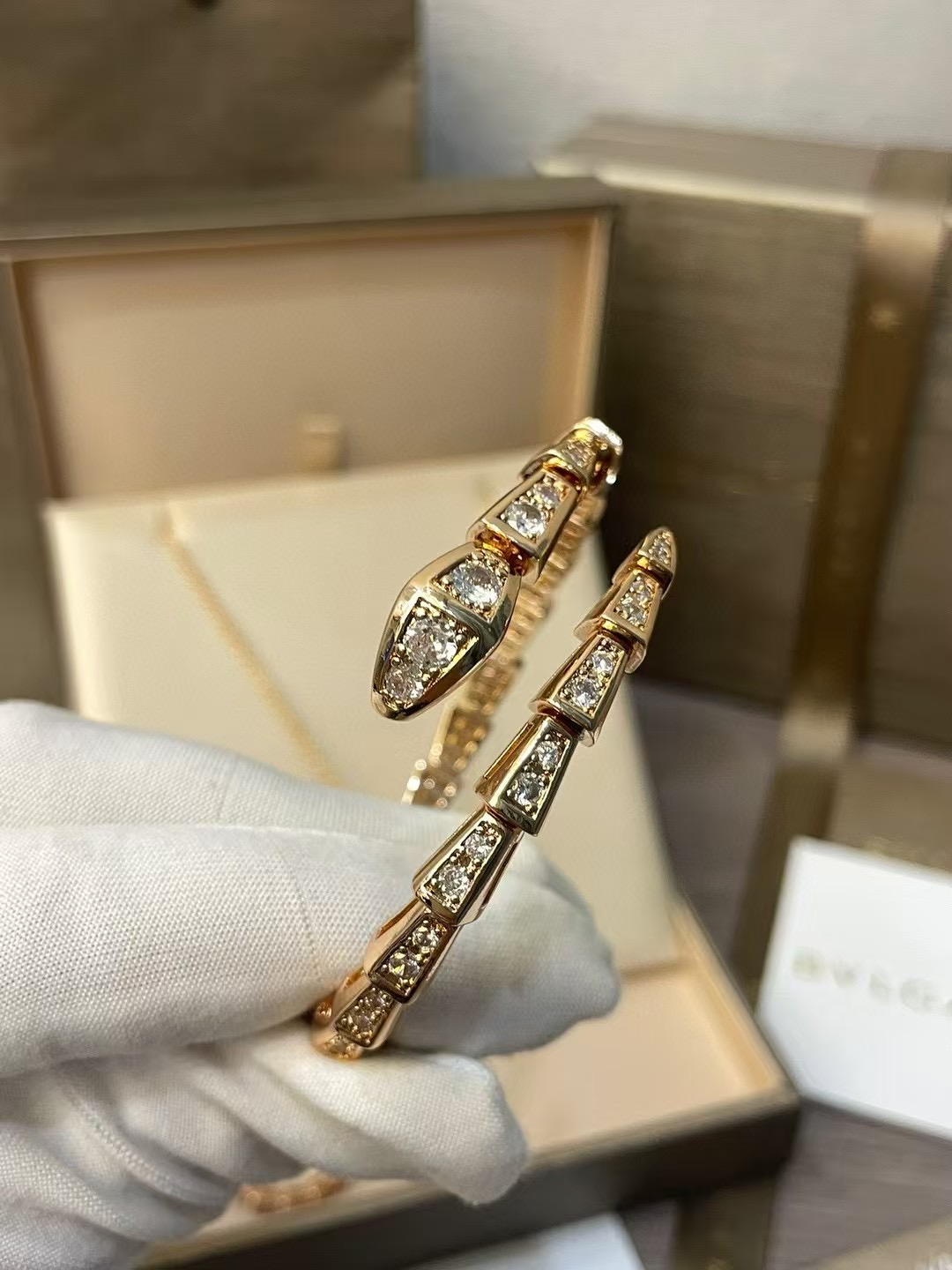 Bvlgari DIVAS’ DREAM Serpentine Bone Set