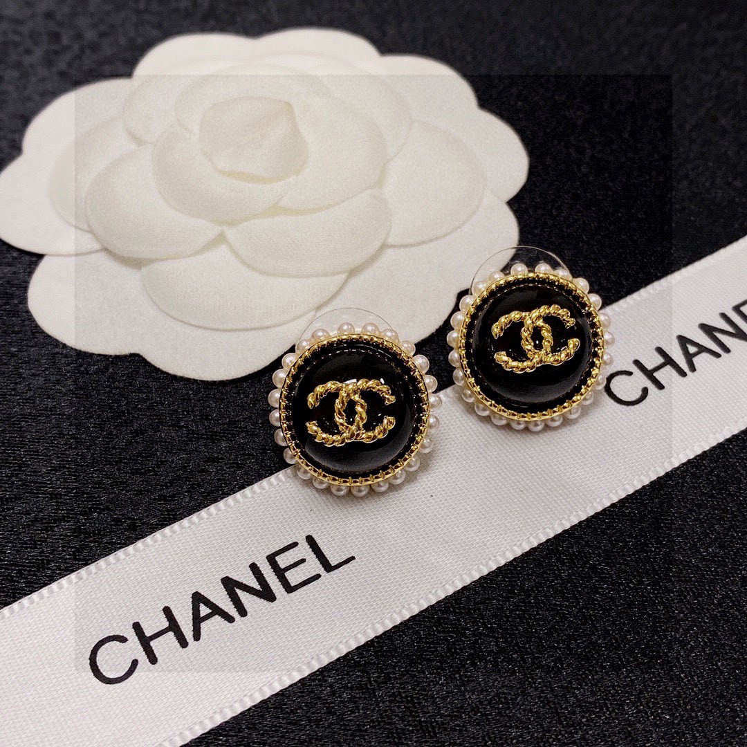 New Chanel Pearl Stud Earrings