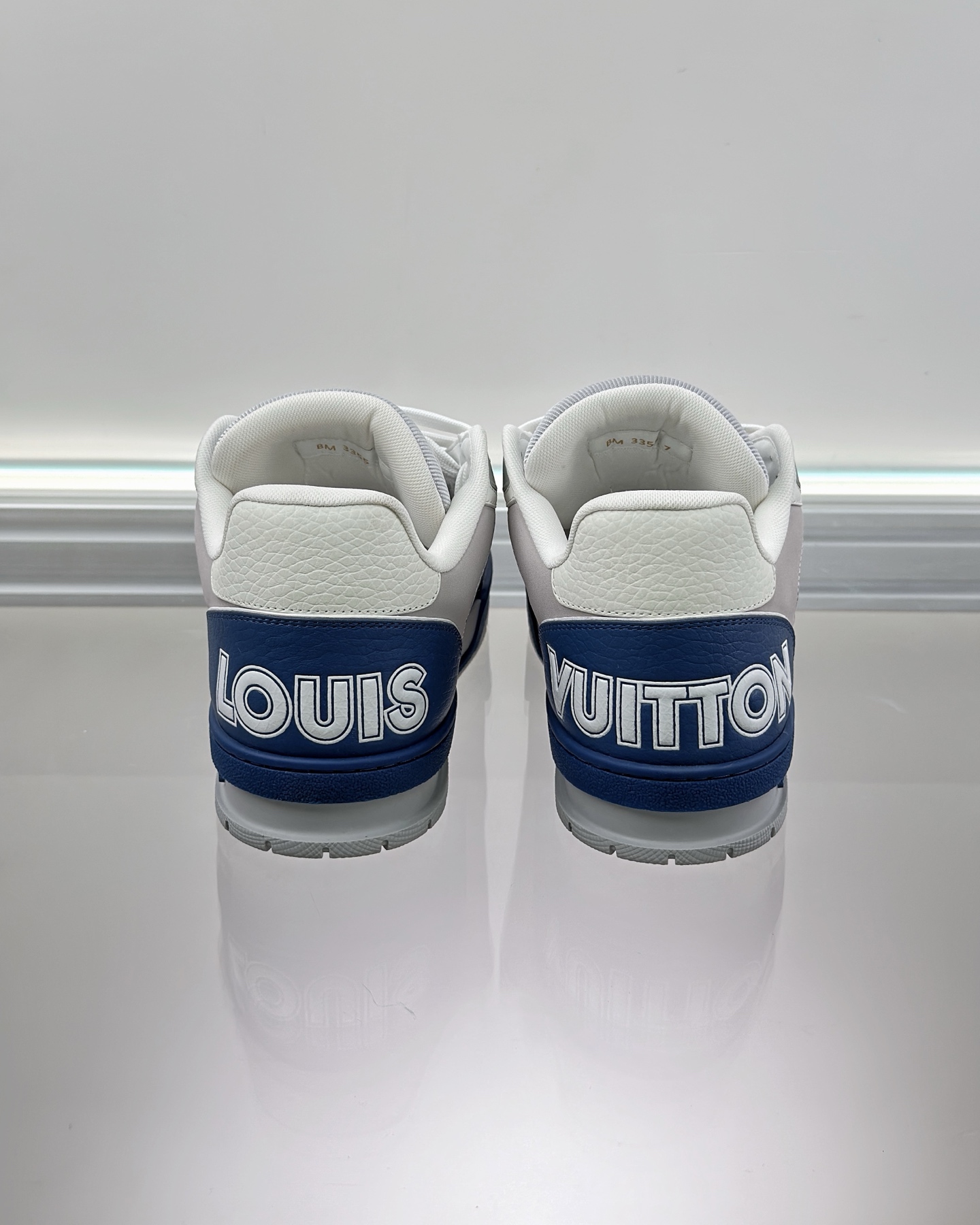 LOUIS VUITTON 1AHTBR LV Trainer Sneaker