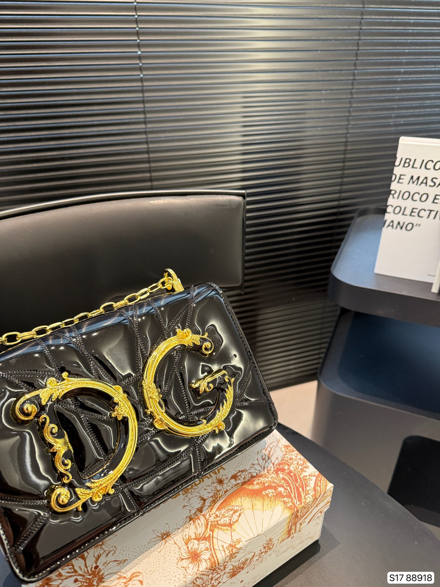 Dolce & Gabbana logo-plaque crossbody bag