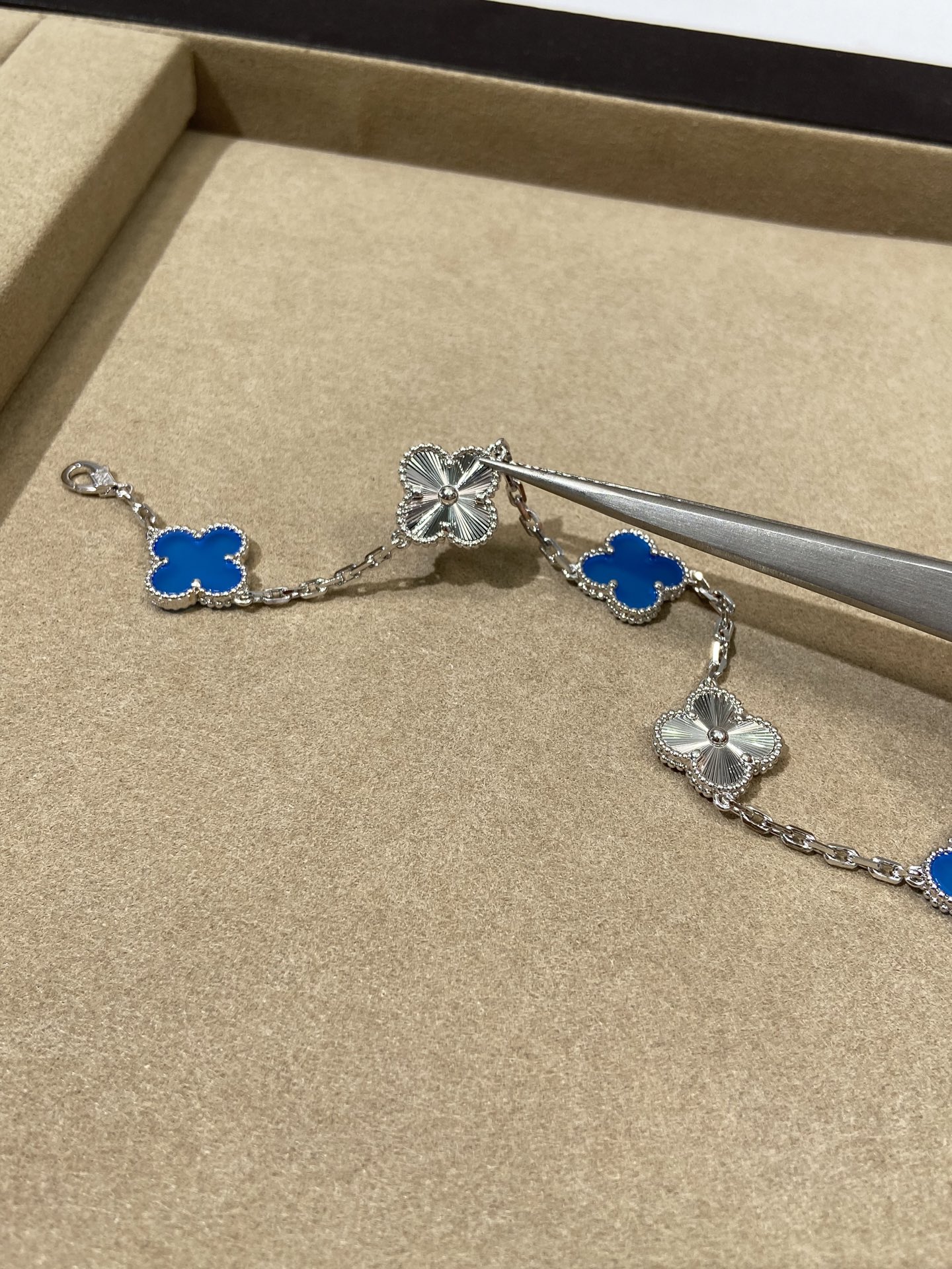 Van Cleef & Arpels alhambra 5 motifs bracelet