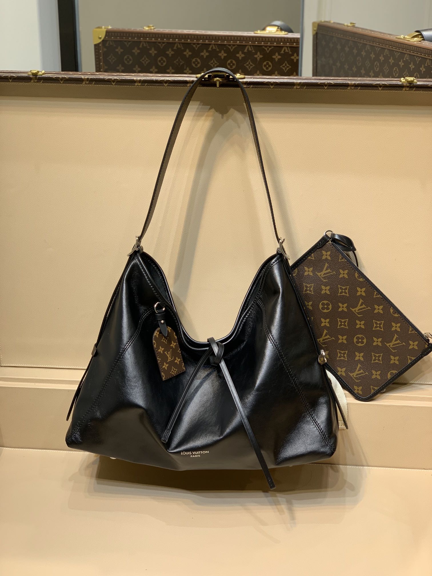 Louis Vuitton M25143 CarryAll MM Dark Black