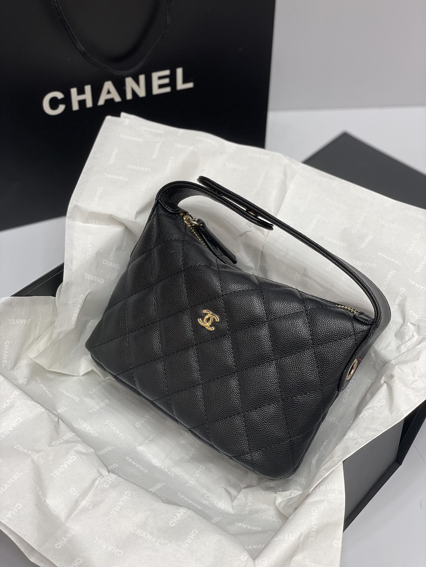 CHANEL-25C hobo small lunch box bag
