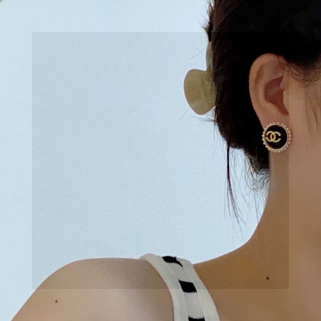 New Chanel Pearl Stud Earrings