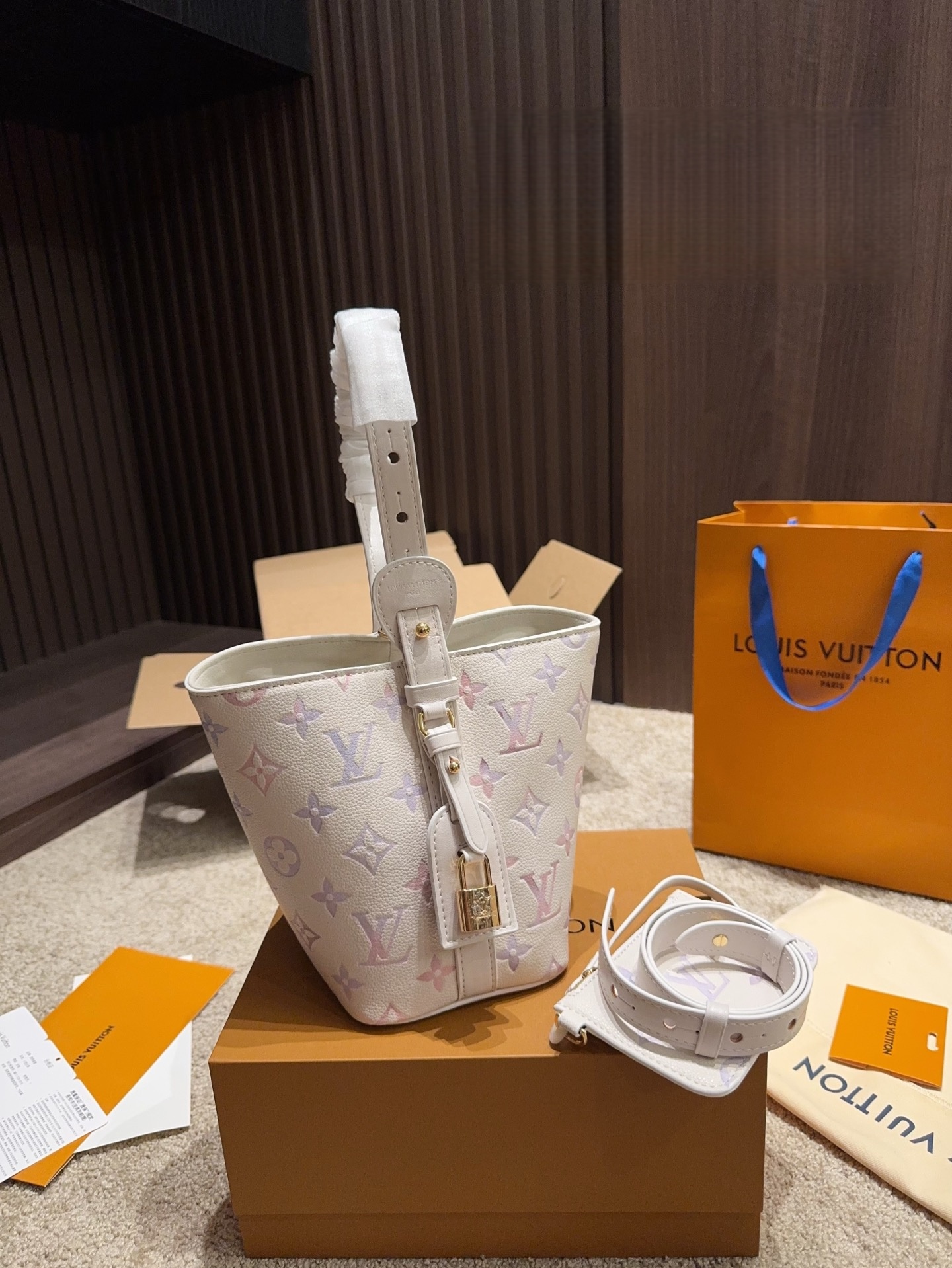 LV M25673 NEW All In BB