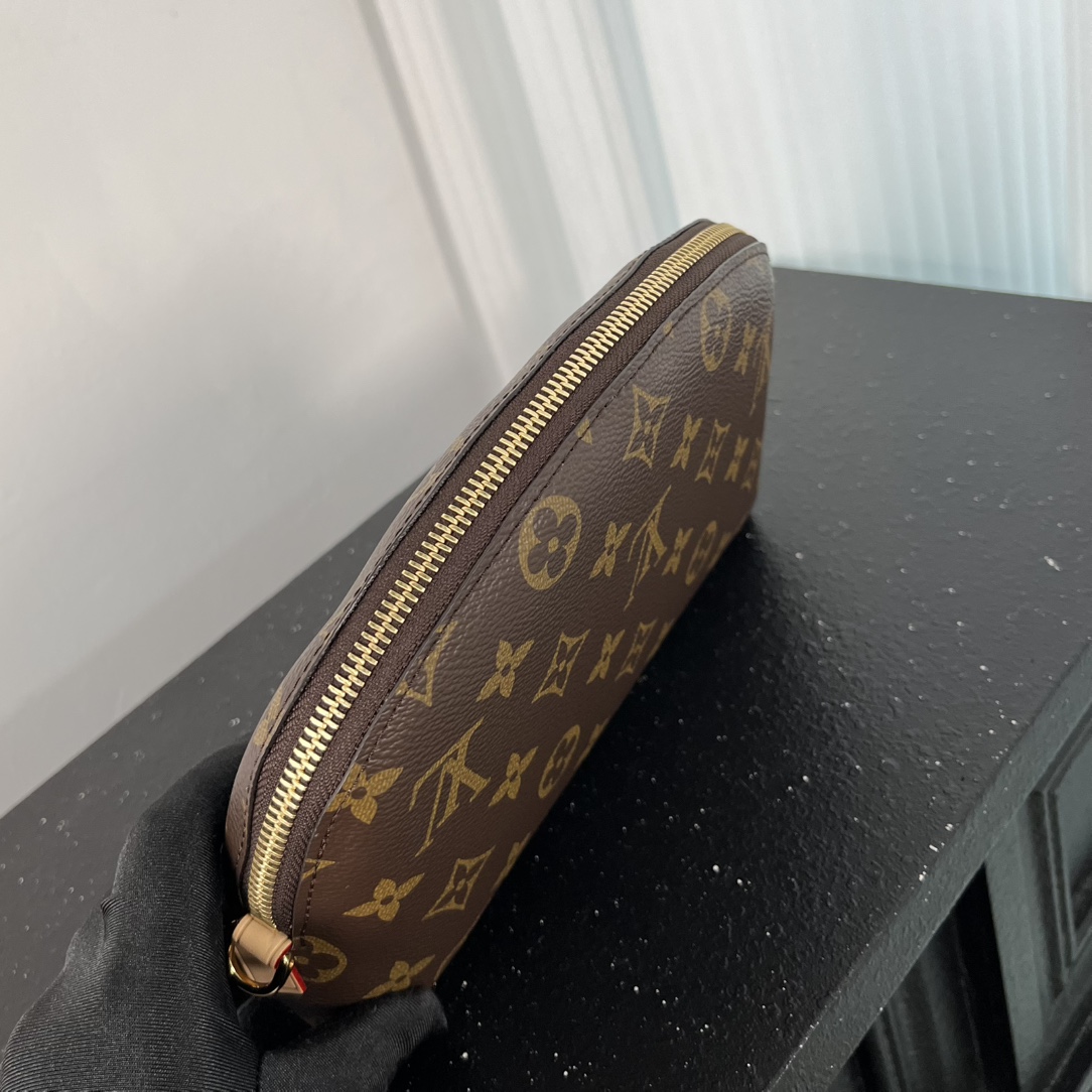 LV Cosmetic Pouch MM