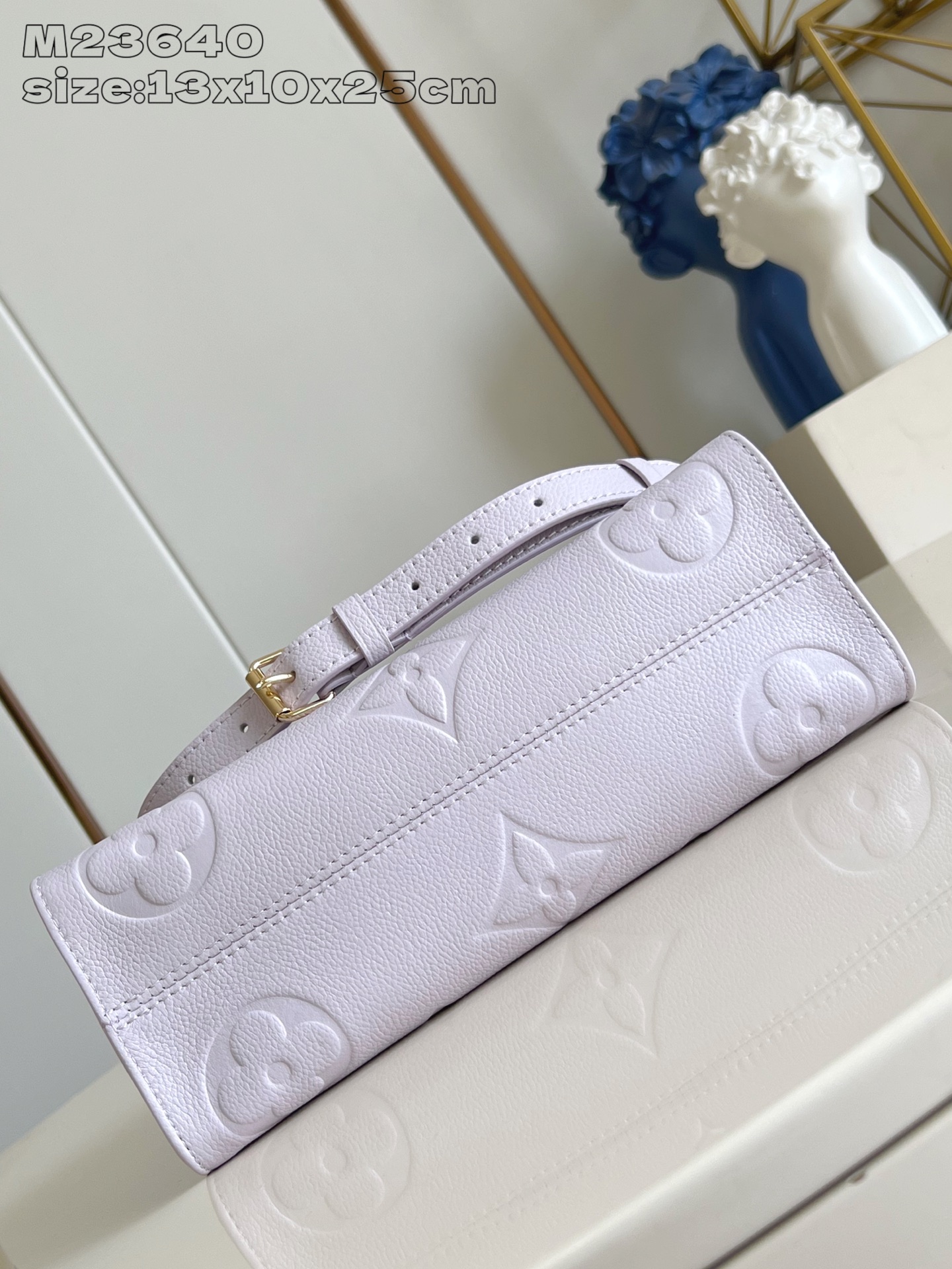 LV M15192 OnTheGo East West