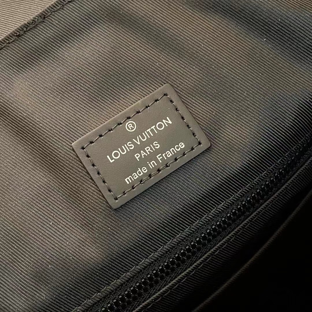 Louis Vuitton Monogram Taurillon Leather M55699 Christopher MM