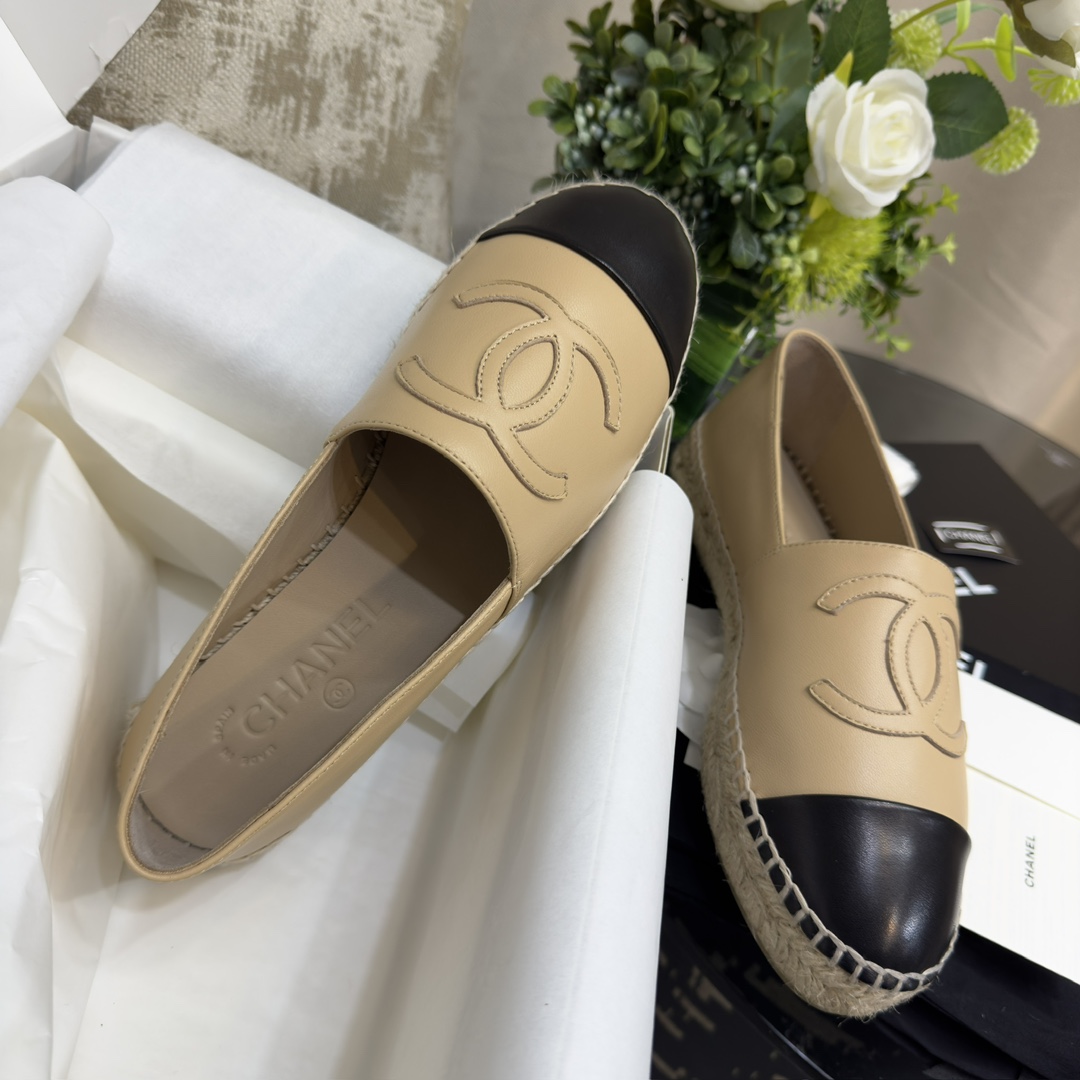 CHANEL Lazy fisherman shoes-yellow