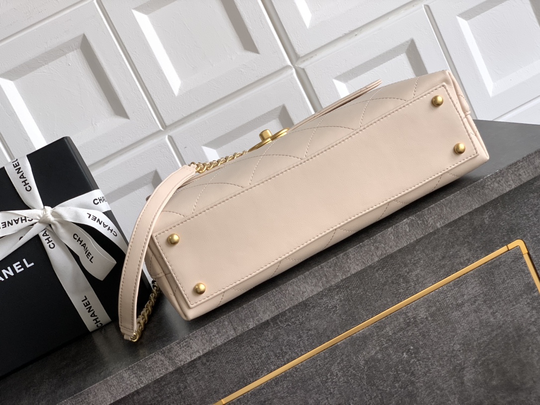 Chanel 25S Light Beige