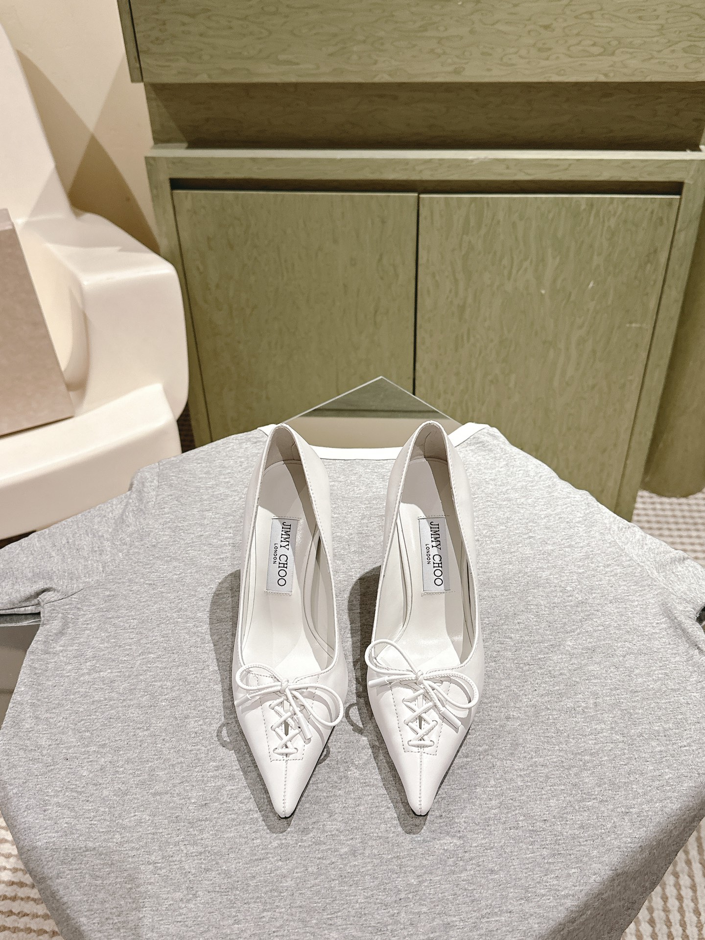Jimmy Choo | ²⁰²4 𝐬𝐬-White