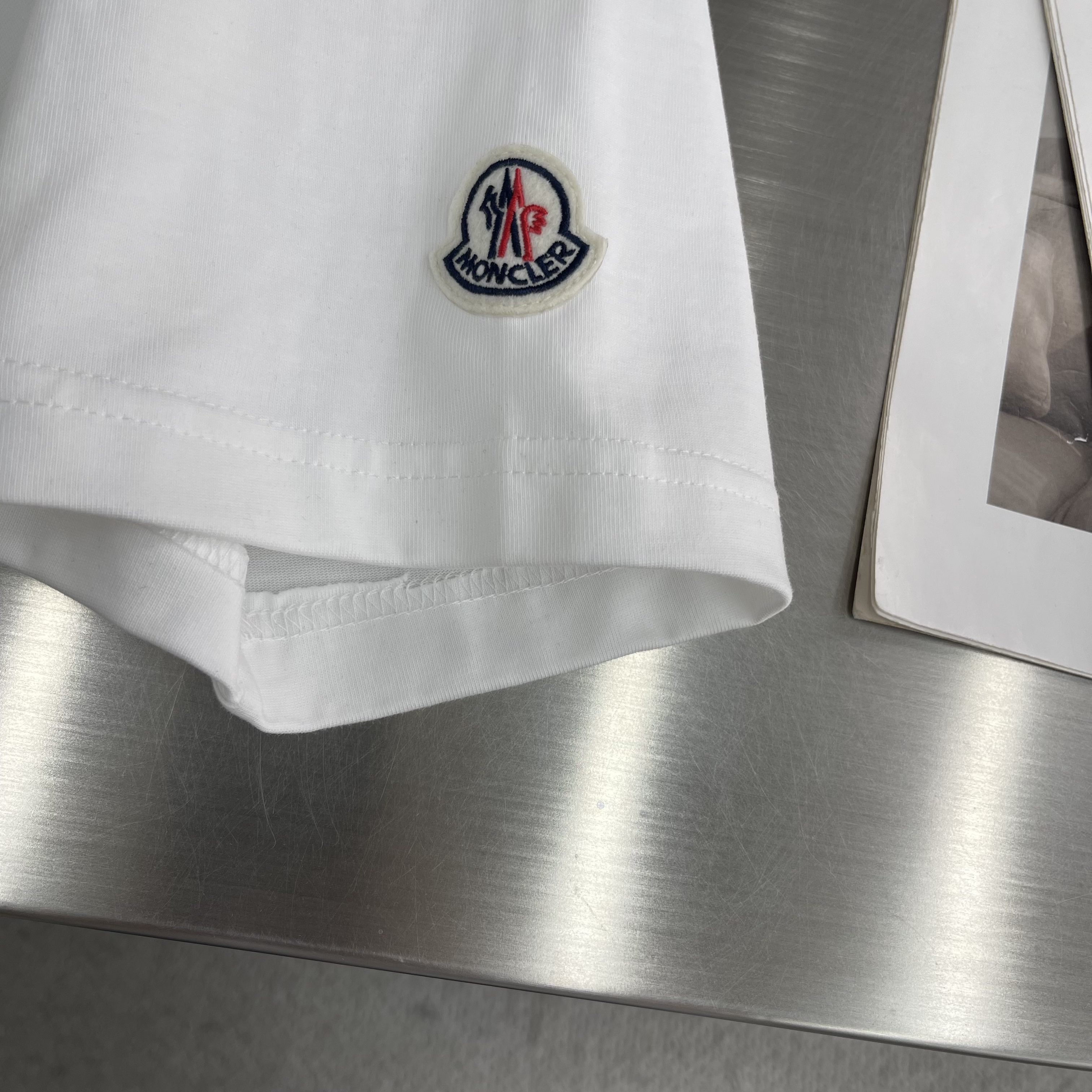 mon SS 2025 Crew Neck Essentia