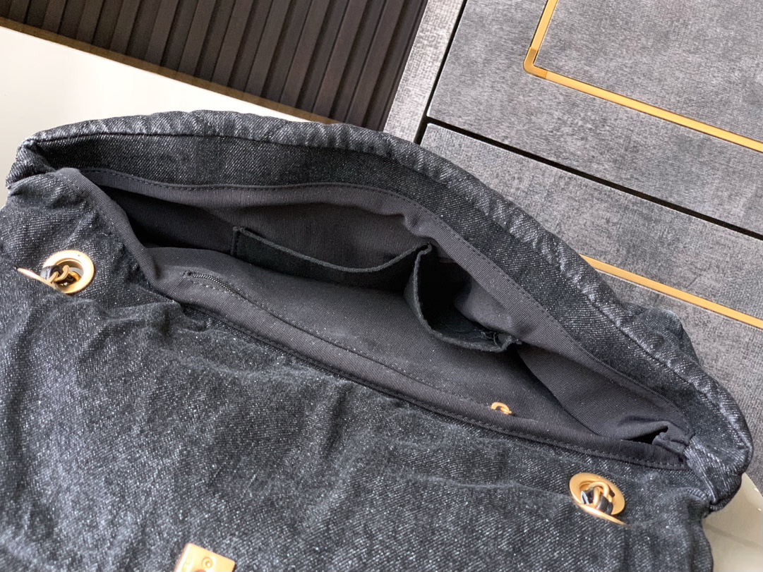 Chanel Ohanel 26C Armpit Bag-black