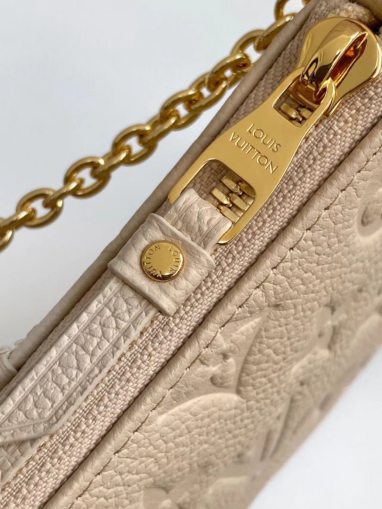 Louis Vuitton M80349 Easy Pouch Sand