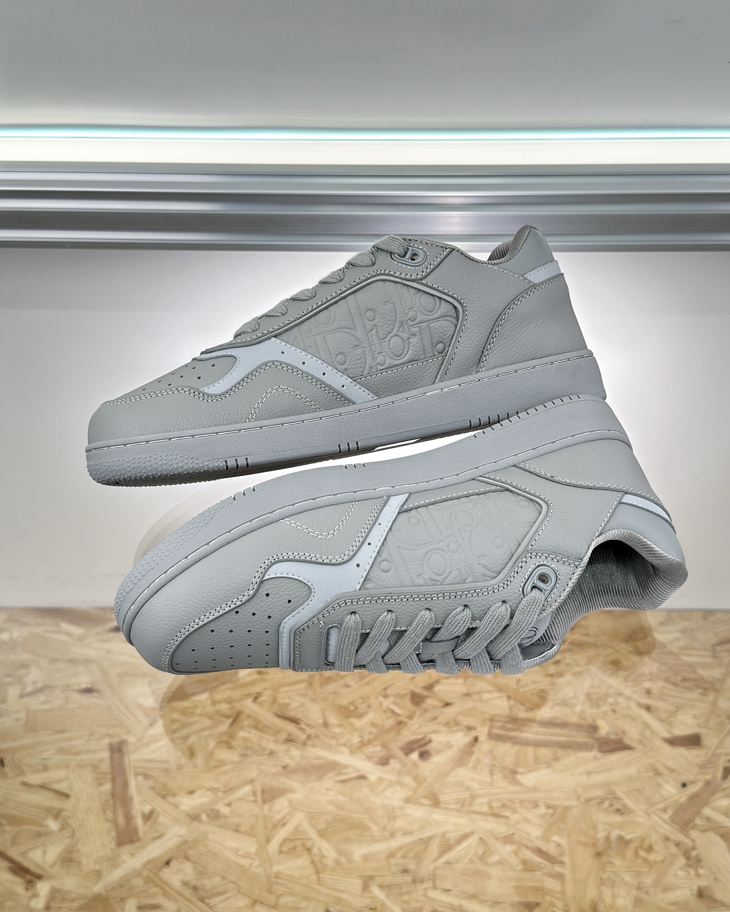 DIOR B27 Uptown Low-Top Sneaker Gray