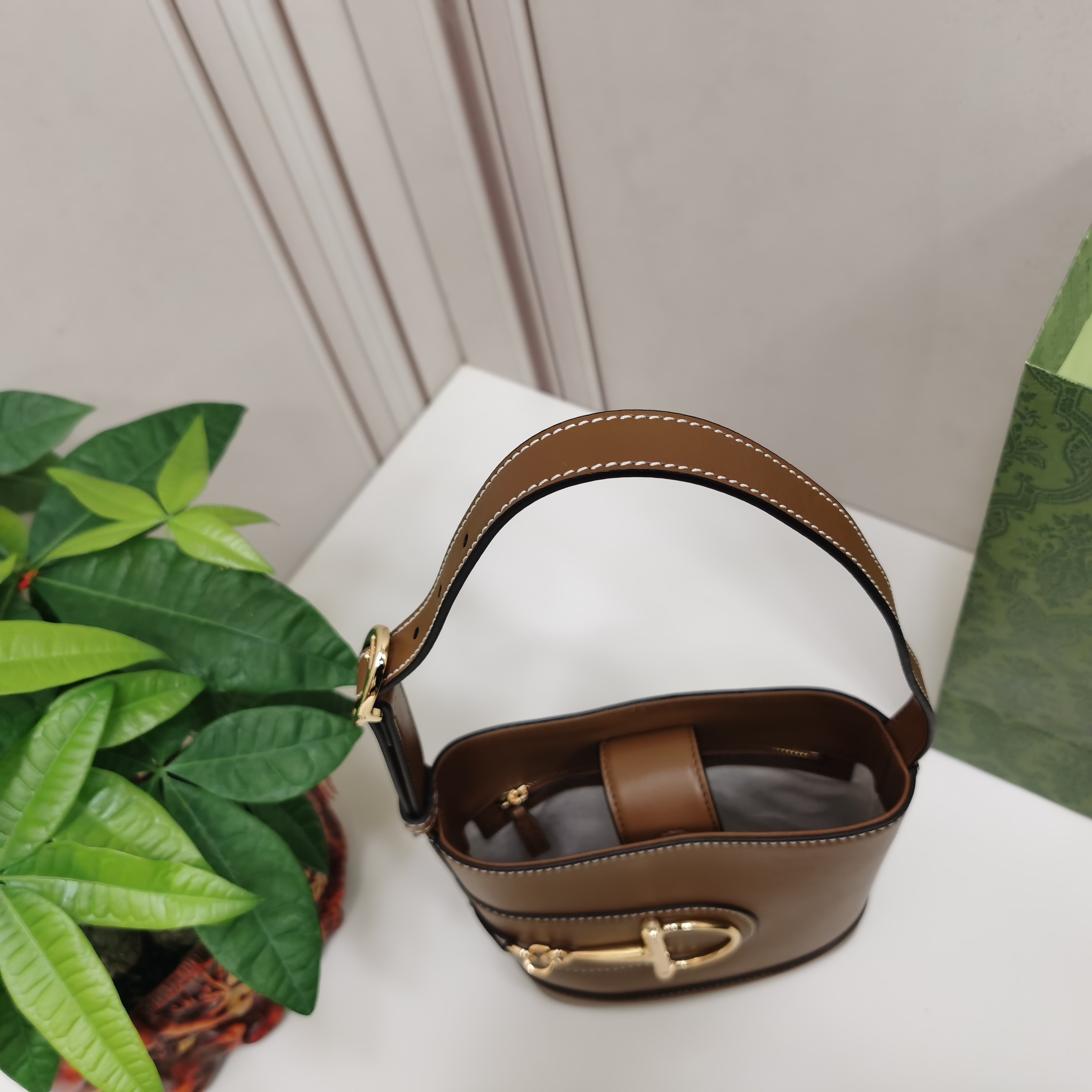 Gucci 73 small bucket bag