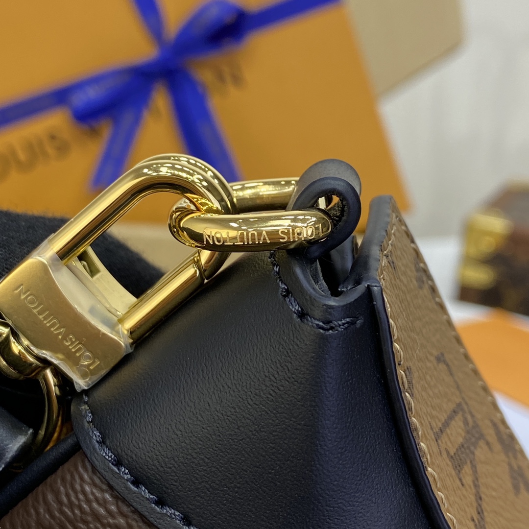 Louis Vuitton M46659 LV Twinny
