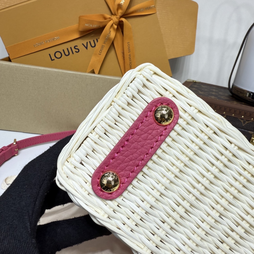 LV M26005 Capucines Mini