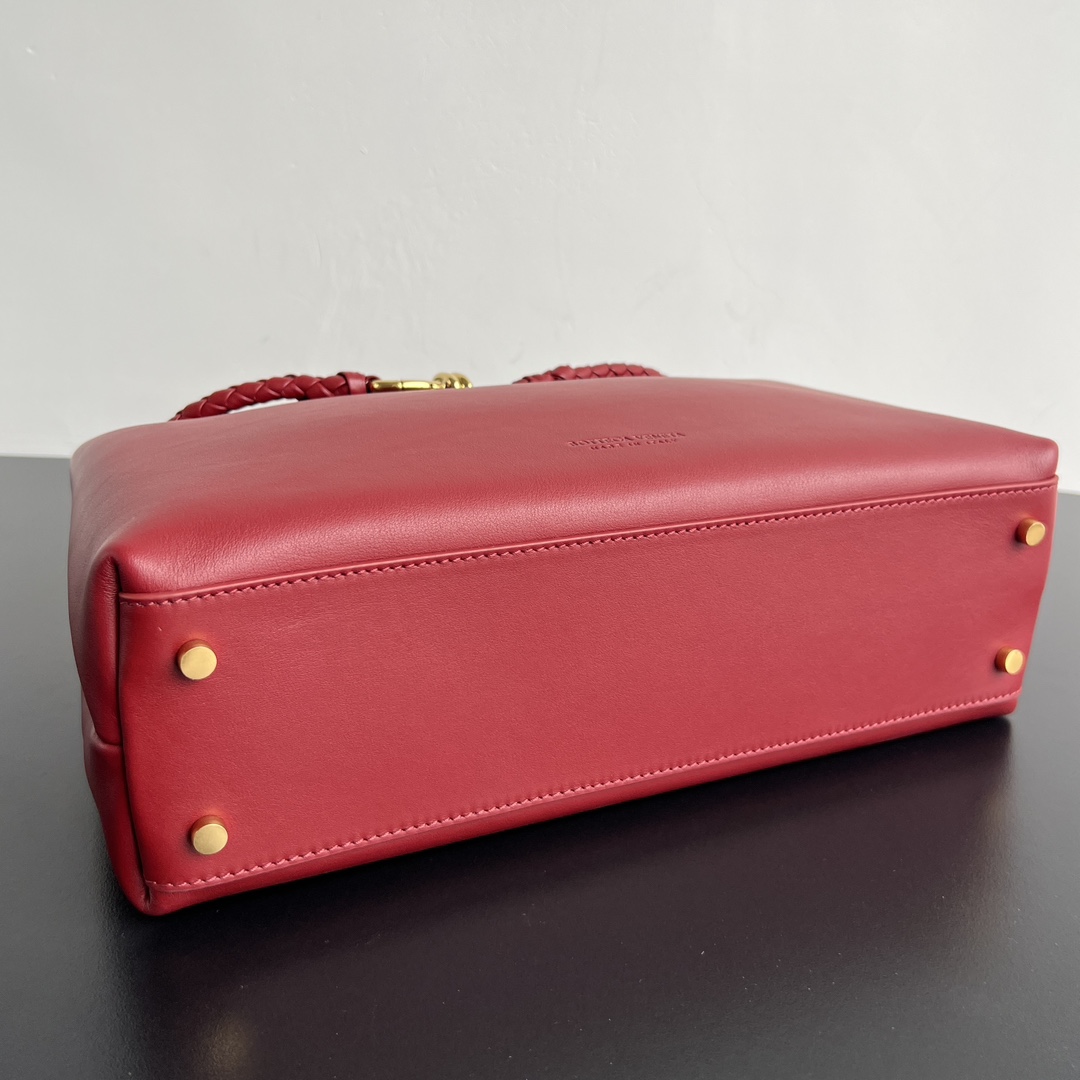 Andiamo-Top handle bag in silky calf leathe