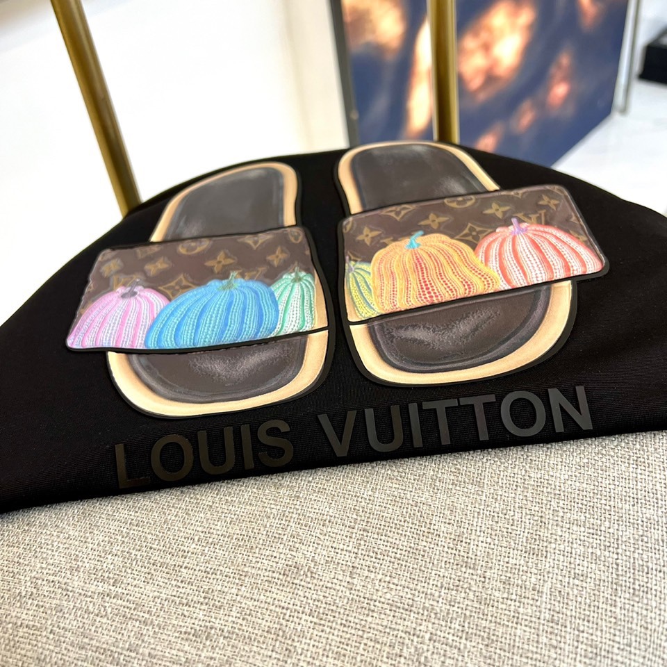 LV - men's and women's short sleeve T-shirt-black