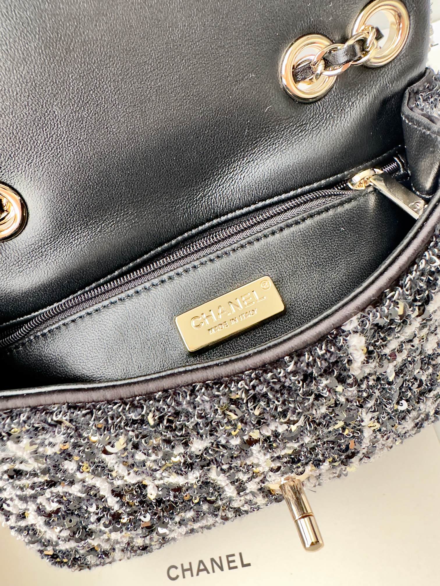 Sequin chain bag-black