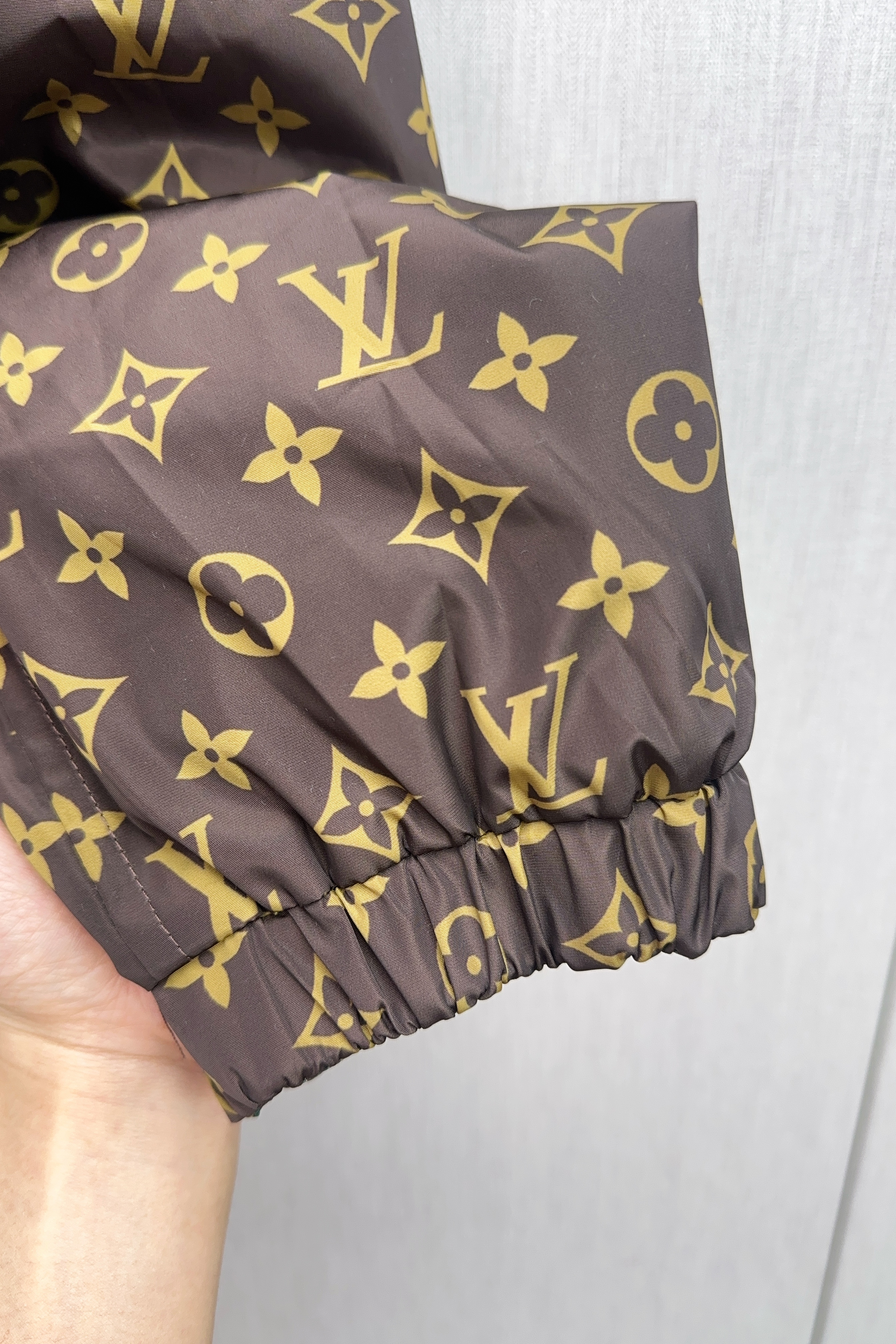 LV Jaqueta Windbreaker Reversível com Monogram