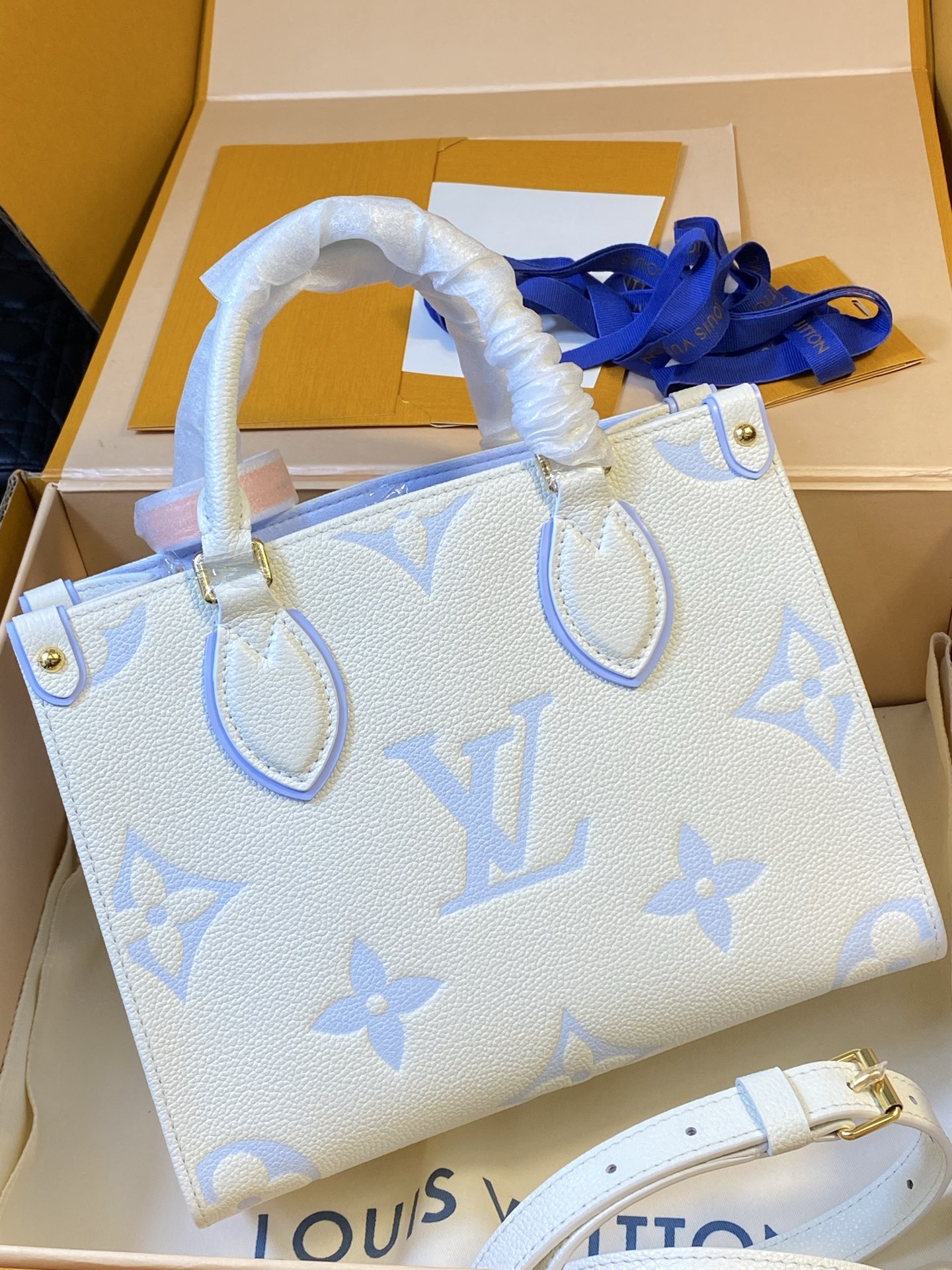 Louis Vuitton Monogram Giant OnTheGo PM