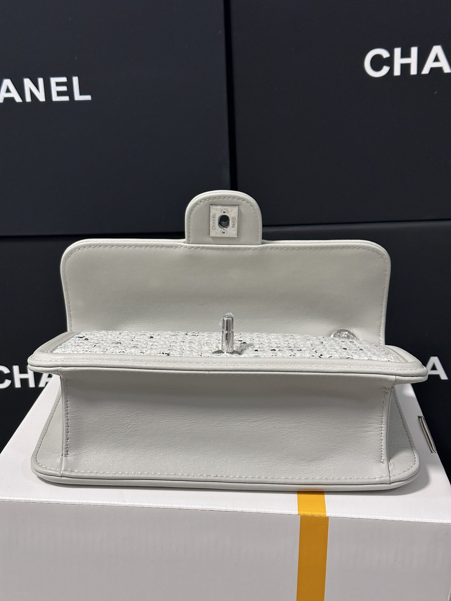 Chanel 25c small flag bag