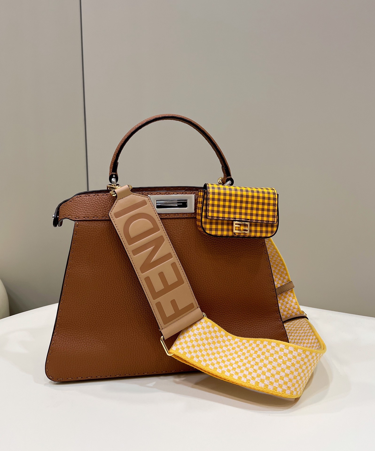 Fendi-PEEKABOO-80012L Caramel