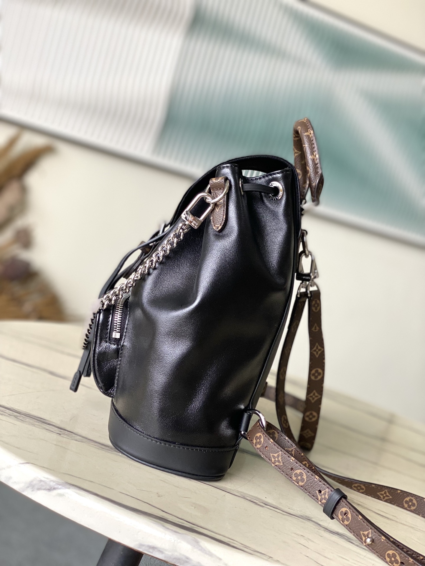 LV M12587 Montsouris Vibe PM