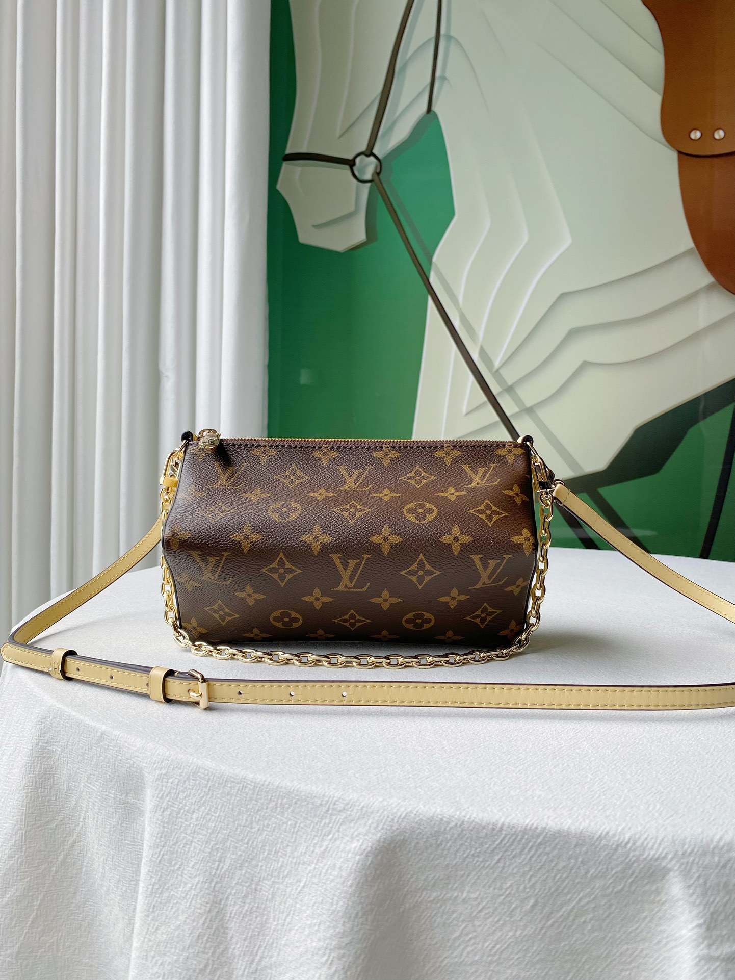 Louis Vuitton M11672 Bloom Pouch Banana Yellow