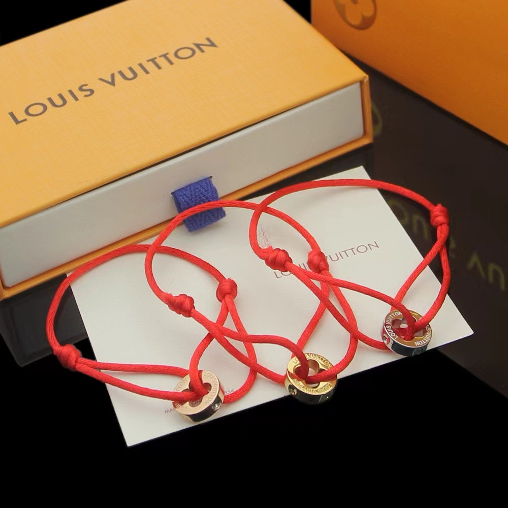 lV- bracelet.-pseudo gold