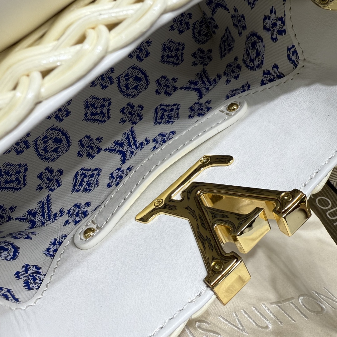 LV M26004 Capucines Mini