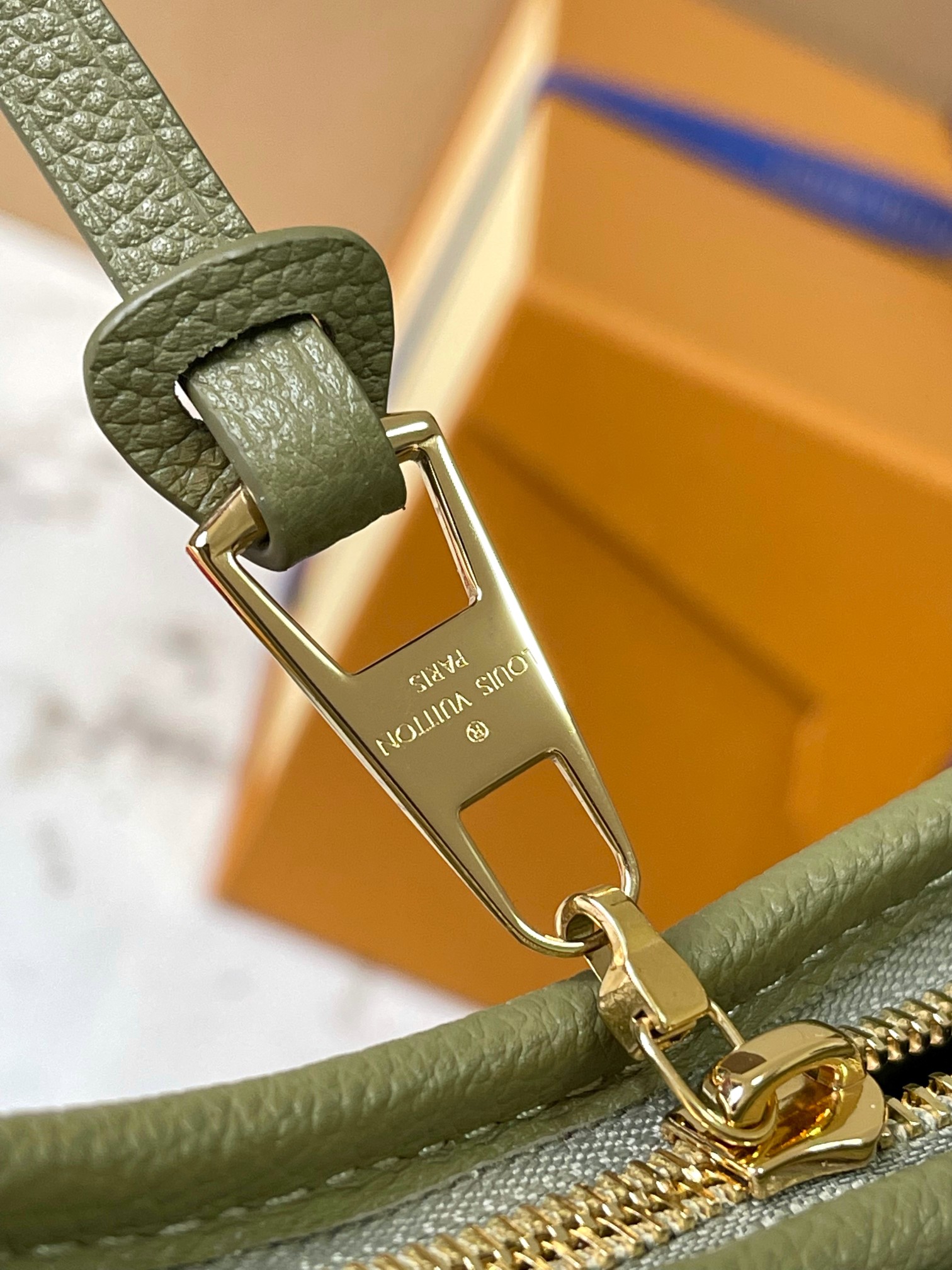 Louis Vuitton M46672 CarryAll PM Light Khaki/Cream