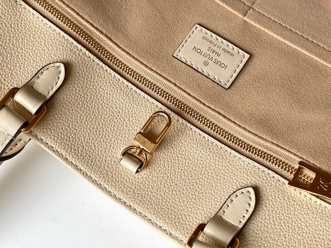 Louis Vuitton OnTheGo MM M46531 Crème Beige