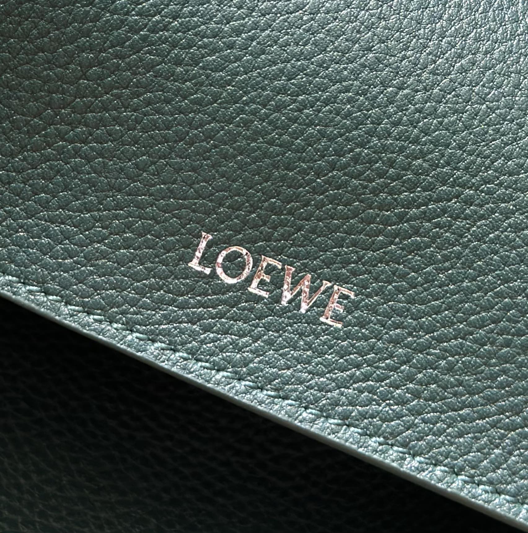 LOEWE Pebble XS Full-Grain Leather Messenger Bag