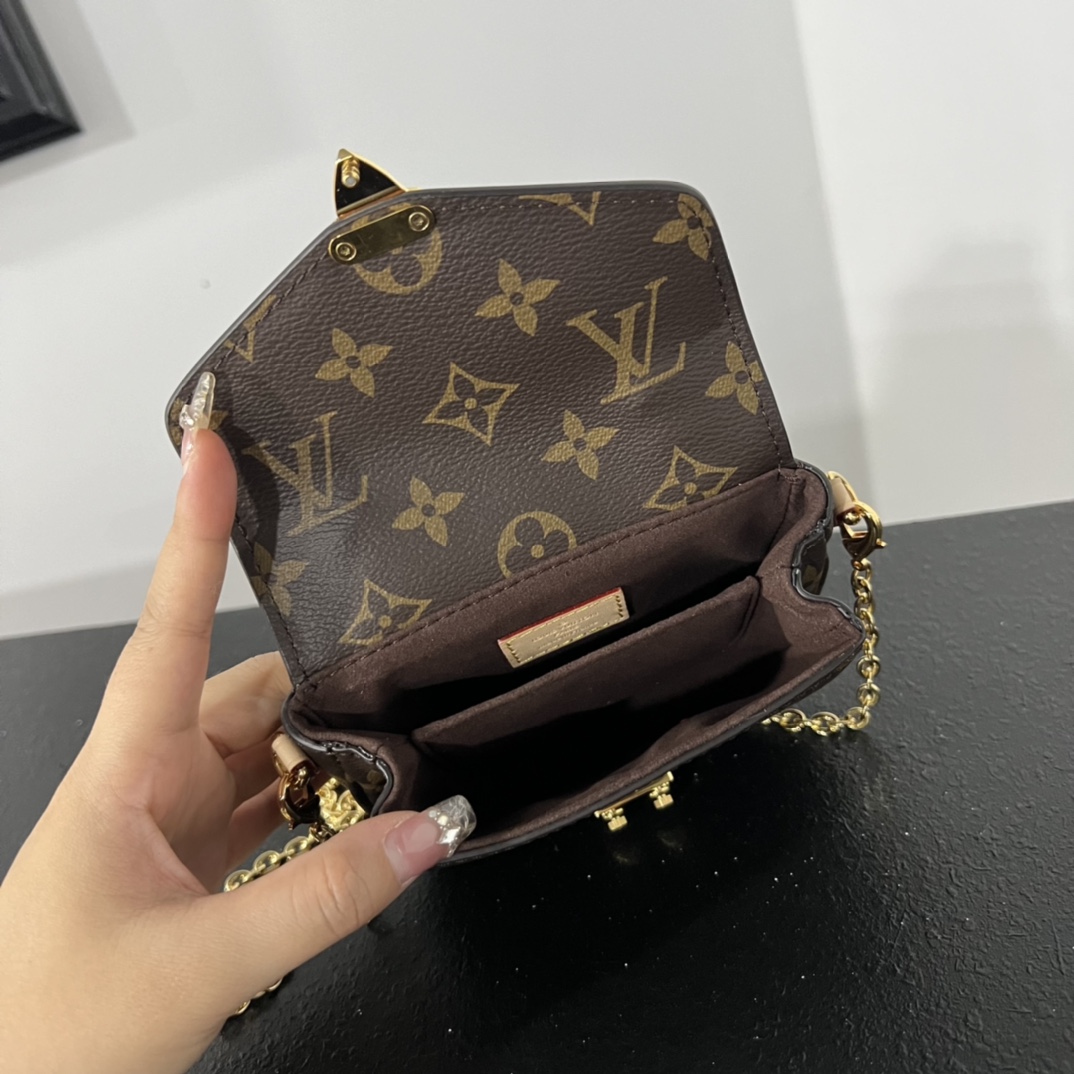 LV-M81267-Messenger Bag