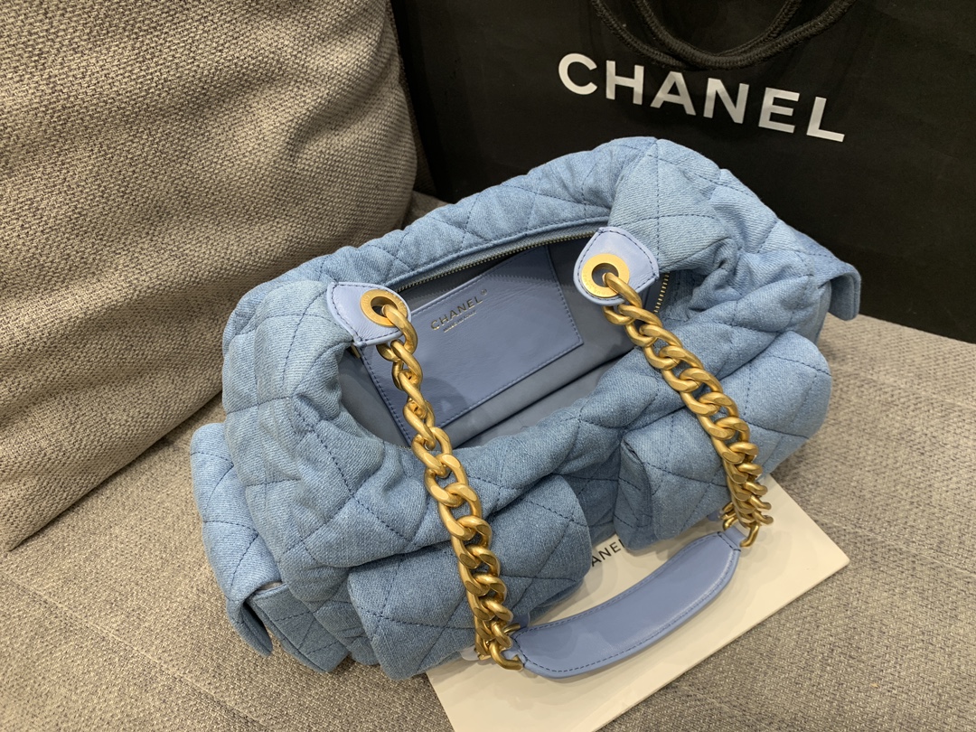 Chanel-2025-Denim Inspired Hobo Bag