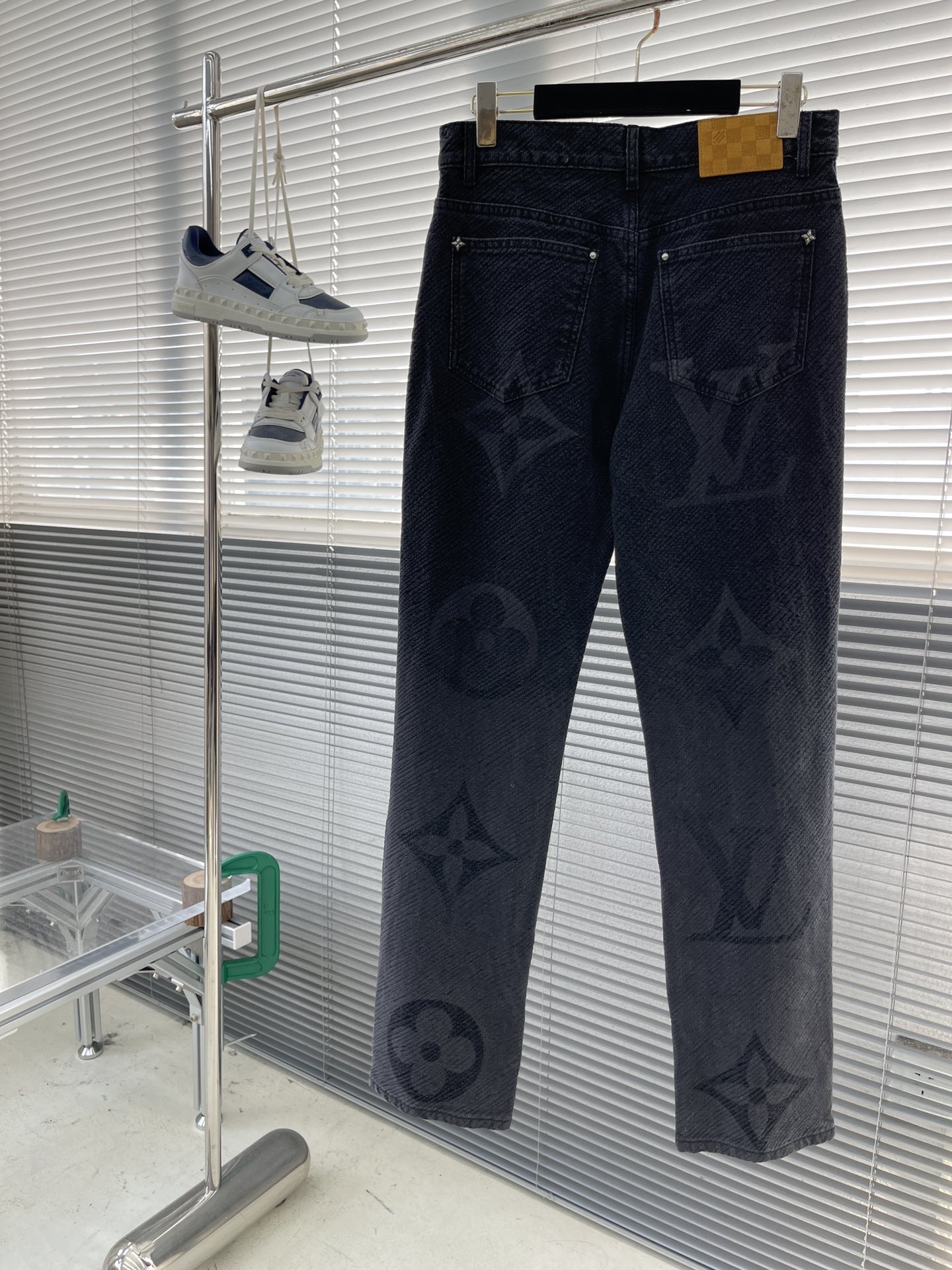 Louis Vuitton 2024 Fall/Winter New Logo Denim Pants