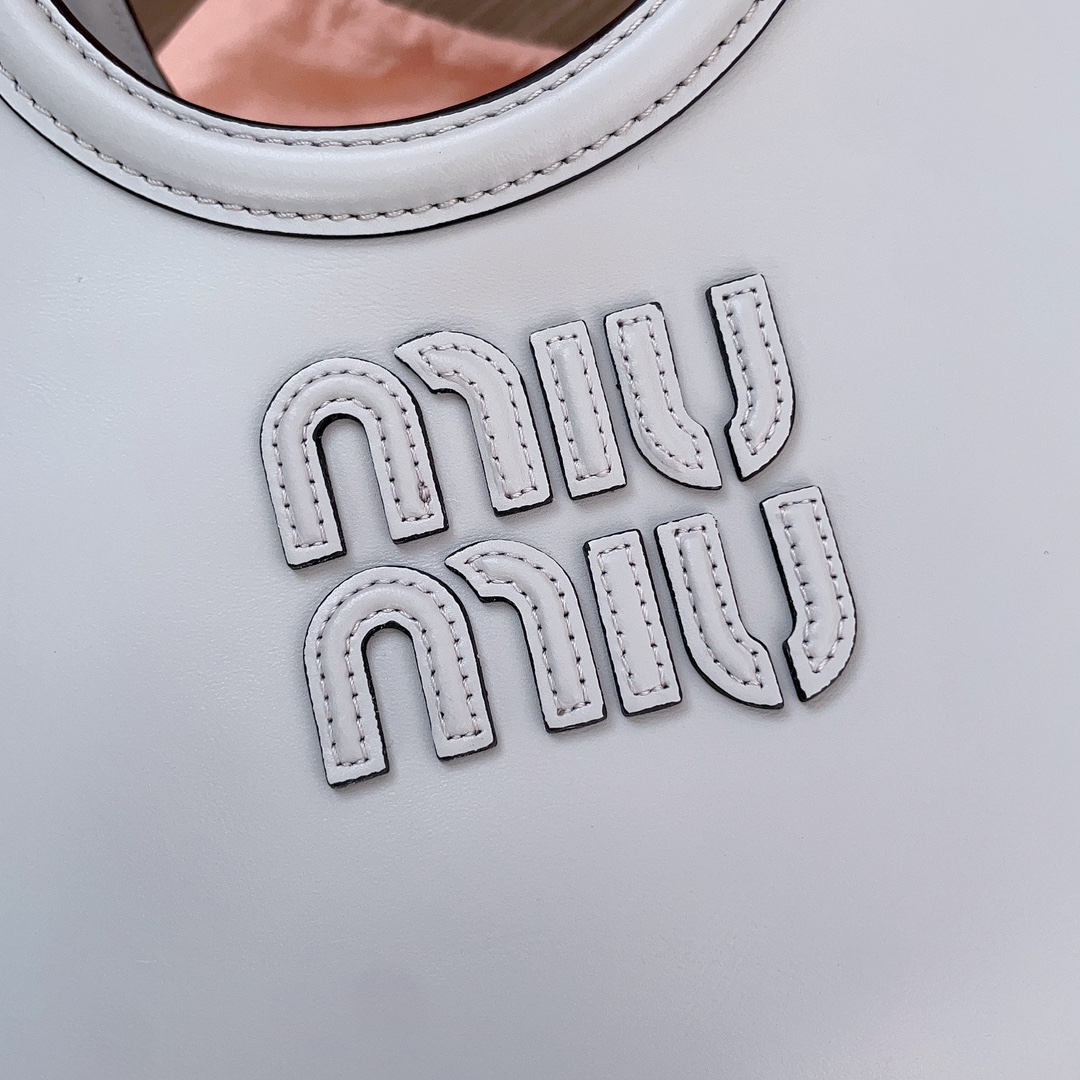 MIUMIU-5BG288 New Isetan Exclusive Tote