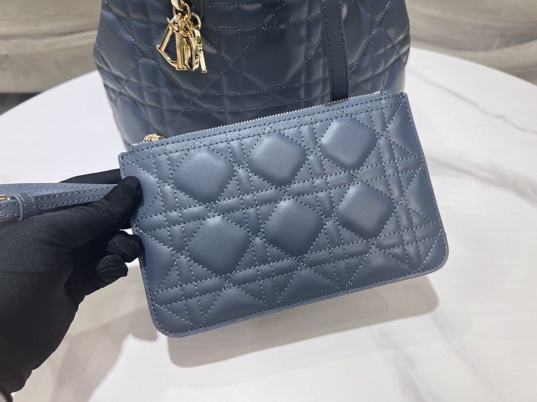 toujour Blue medium This Di