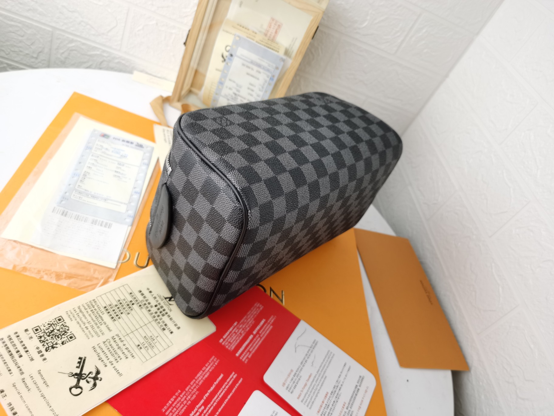 LOUIS VUITTON N40127 Dopp Kit Toilet Pouch